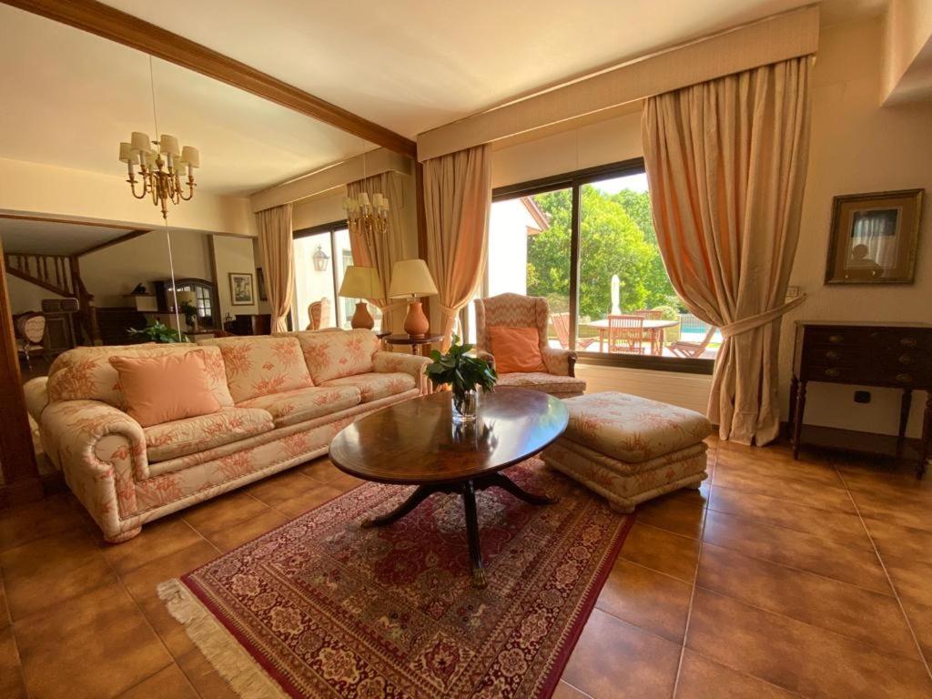 Villa Blanca Con Piscina A 15 Minutos De Toledo - Apartamentos Aloha Toledo Olías del Rey Eksteriør bilde